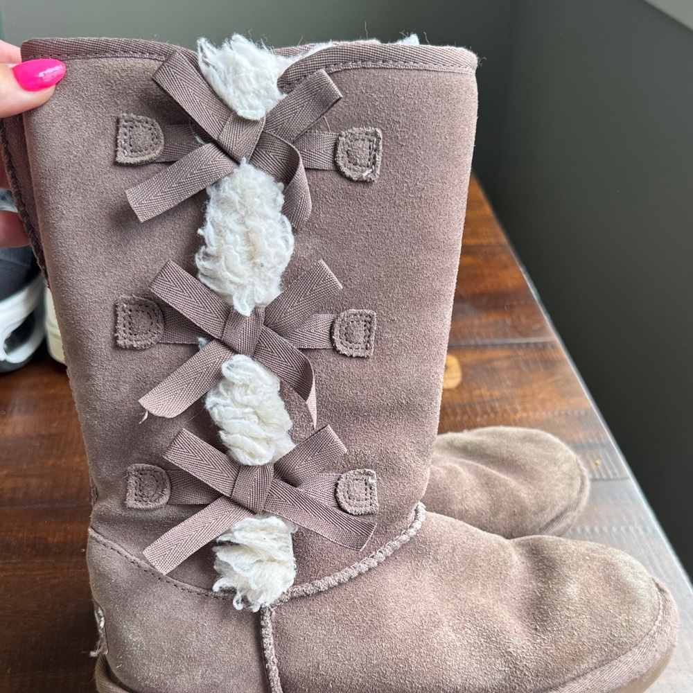 Koolaburra Brown Suede Boots with White Trim